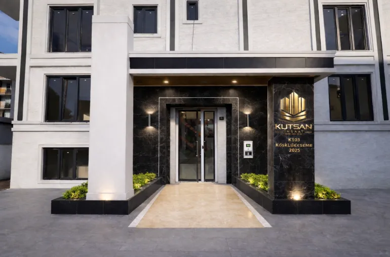 Özel Teras Bahçeli Lüks Daire (K103 D1)